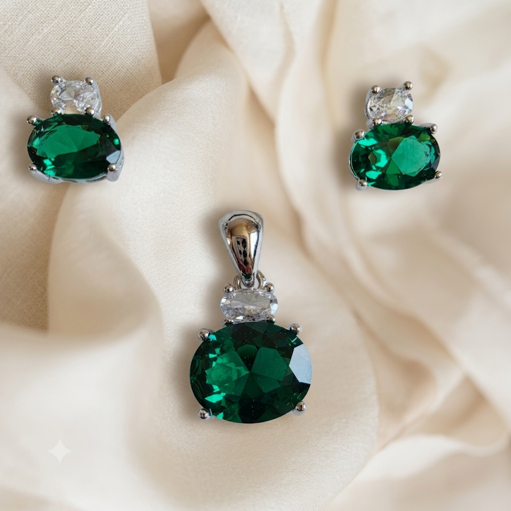 Emerald & silver Jewelry Set